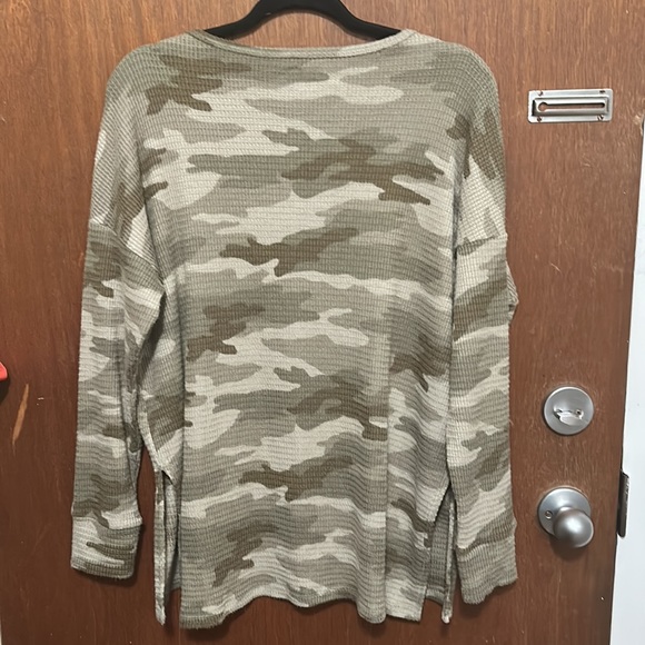 NWOT American Eagle Camo Waffle Long Sleeve - Picture 6 of 6